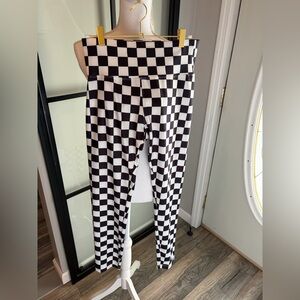 New With Tags…Boutique Black & White Check Leggings…Size Medium